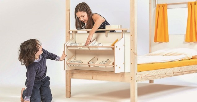 Estudantes de design da Universidade Burg Giebichenstein, da Alemanha, projetaram mobílias para crianças. Destaque para a cama em formato de casa com estante acoplada.