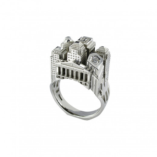Da Tournaire, este anel de ouro representa a cidade de Nova York. Por $3.500.