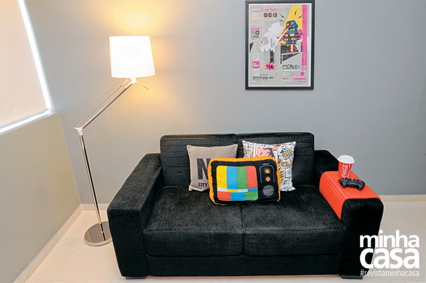 Tudo foi escolhido a dedo na decoração do apê de 72 m² sala de tv (3)