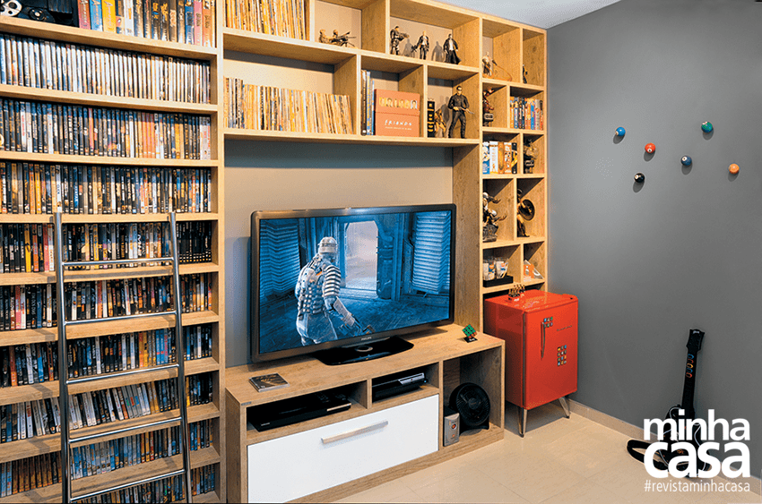 Tudo foi escolhido a dedo na decoração do apê de 72 m² sala de tv