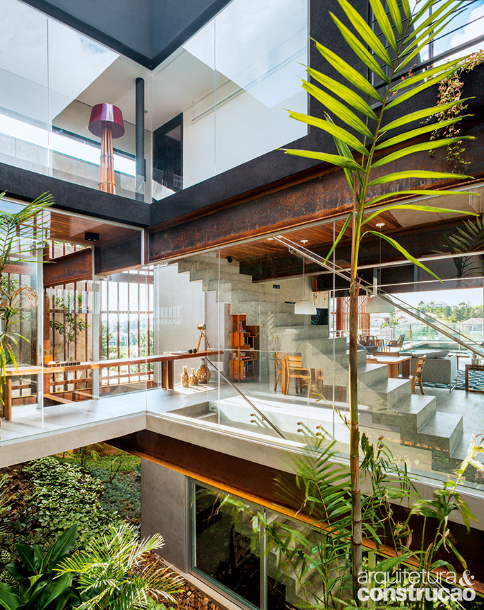 Casa no interior de São Paulo tem até mirante