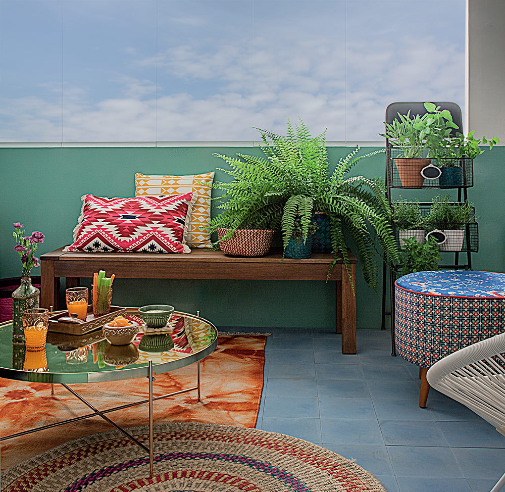 Varanda com decoração em estilo boho chic