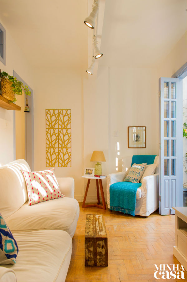 Varanda de apartamento é quintal particular com inspiração mediterrânea