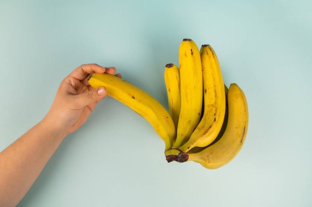 Como-fazer-uma-máscara-para-cabelo-de-banana-11