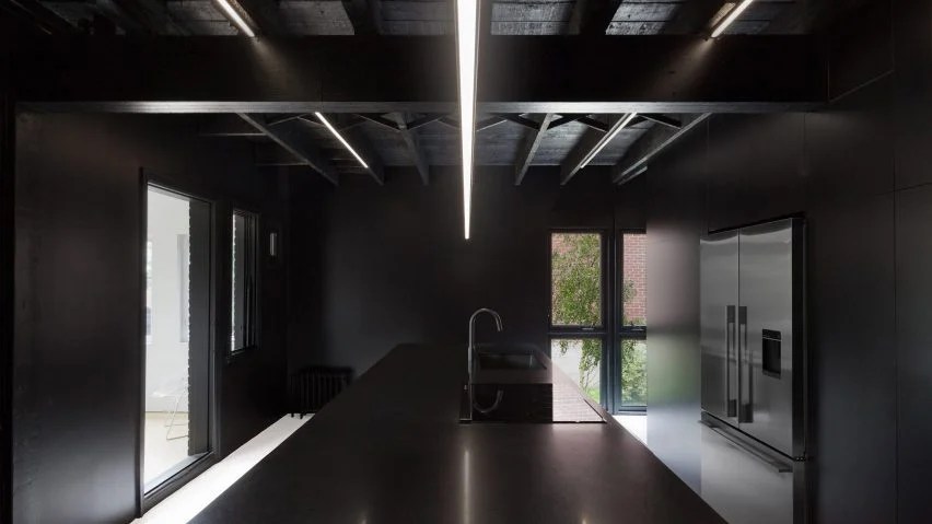 10 interiores pretos para os góticos trevosos de plantão