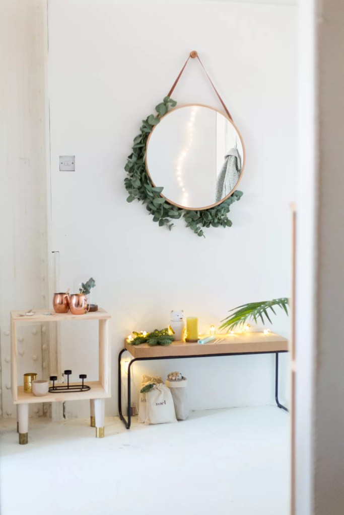 11-jeitos-criativos-de-decorar-com-folhagens-flores-e-ramos-casacombr-thespruce-11