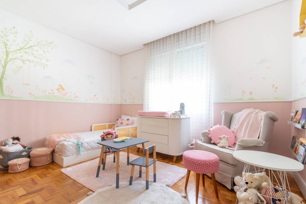 2-azul-e-rose-se-equilibram-no-decor-contemporaneo-deste-ape-de-150-m-2 2-azul-e-rose-se-equilibram-no-decor-contemporaneo-deste-ape-de-150-m-2