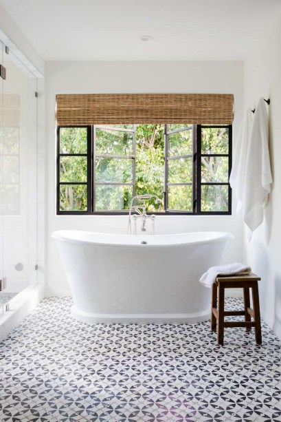 20 ideias criativas de banheiros com azulejos