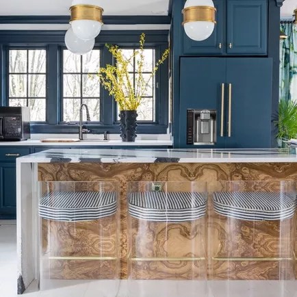 9-trends-dos-anos-80-que-amamos-ate-hoje-casa.com-the-spruce-1-jeweled-interiors
