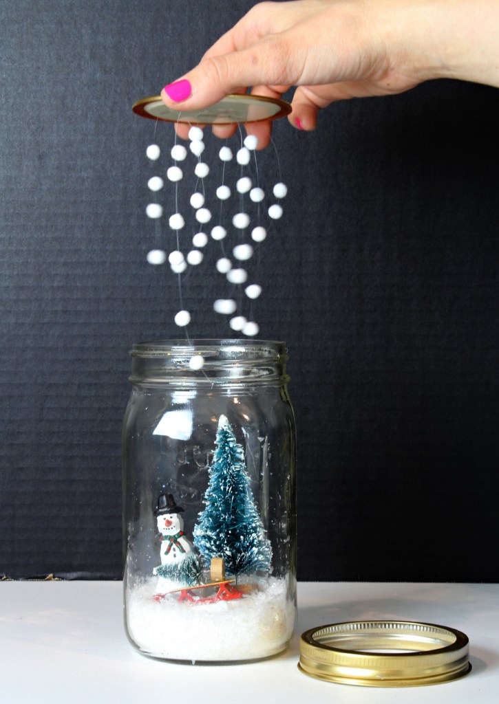como-fazer-globo-de-neve-classy-clutter