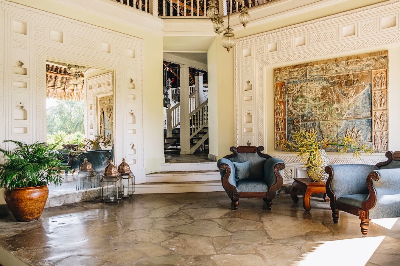 Um tour pela luxuosa e arejada villa de Naomi Campbell 