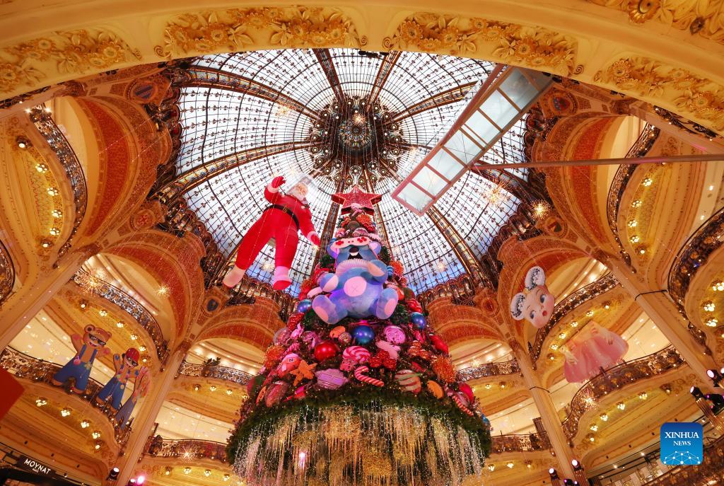 arvore-de-natal-Galeries-Lafayette-2021-01