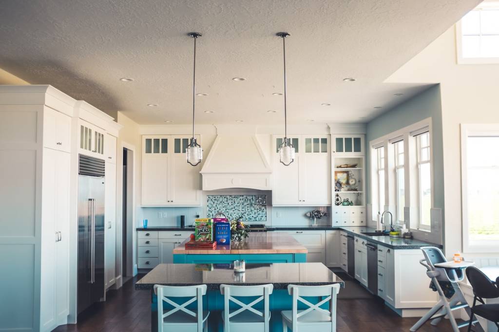 copa-e-cozinha-vantagens-de-integrar-os-ambiente-casa.com-10-unsplash-NeONBRAND copa-e-cozinha-vantagens-de-integrar-os-ambiente-casa.com-10-unsplash-NeONBRAND