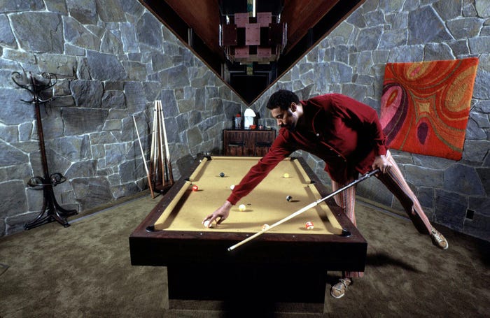 5-trend-de-decoracao-mais-cringe-de-cada-decada-paredes-de-pedra-ralph-crane-getty-images-insider 5-trend-de-decoracao-mais-cringe-de-cada-decada-paredes-de-pedra-ralph-crane-getty-images-insider