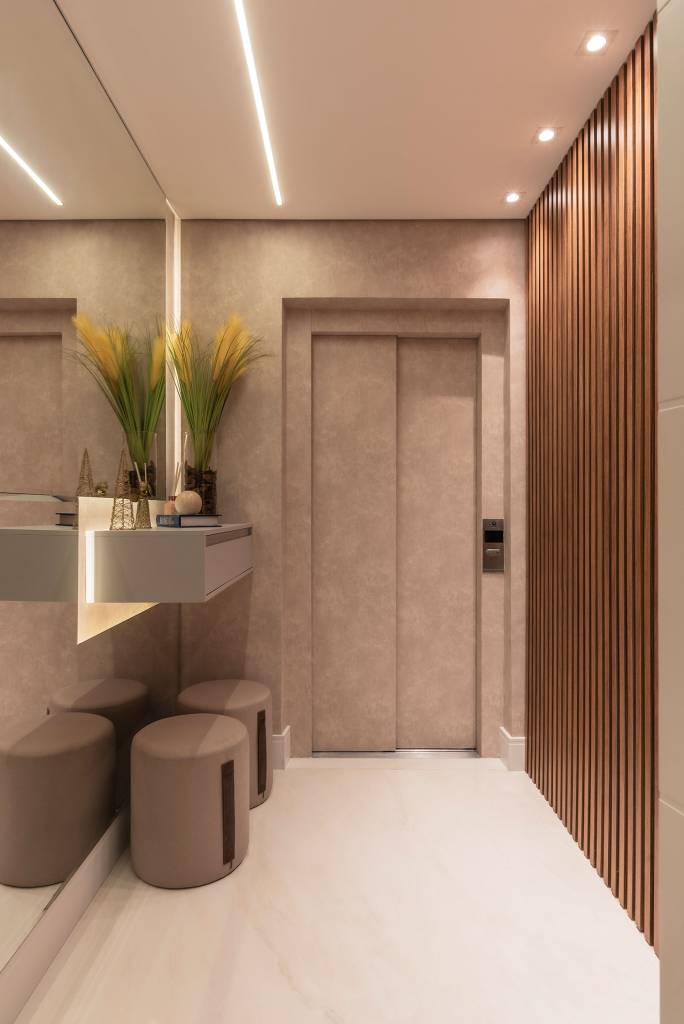 trace-arq-e-design-tons-de-cinza-e-amadeirado-dominam-reforma-com-integracao-de-ape-HALL-ENTRADA-I trace-arq-e-design-tons-de-cinza-e-amadeirado-dominam-reforma-com-integracao-de-ape-HALL-ENTRADA-I