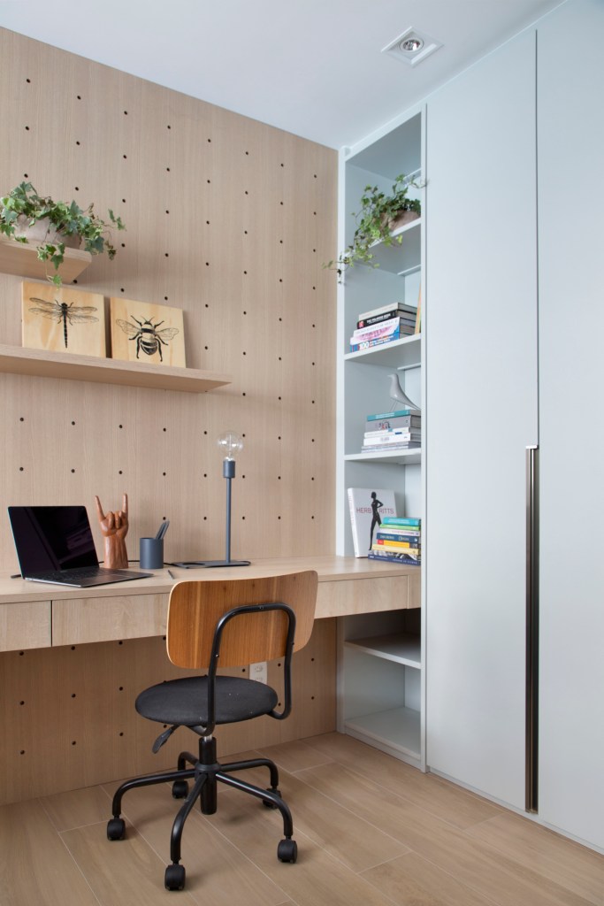 Home office com madeira