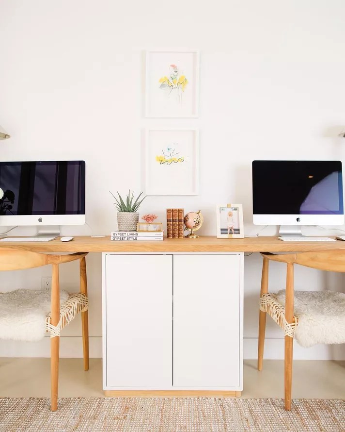 Home office com mesa dupla