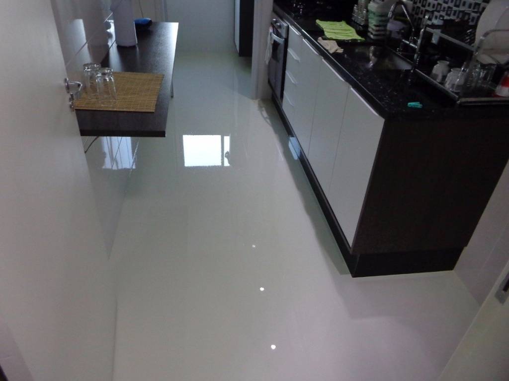 4-o-que-e-porcelanato-liquido-um-guia-completo-sobre-o-revestimento-cozinha-branco-porcelanto-liquido 4-o-que-e-porcelanato-liquido-um-guia-completo-sobre-o-revestimento-cozinha-branco-porcelanto-liquido