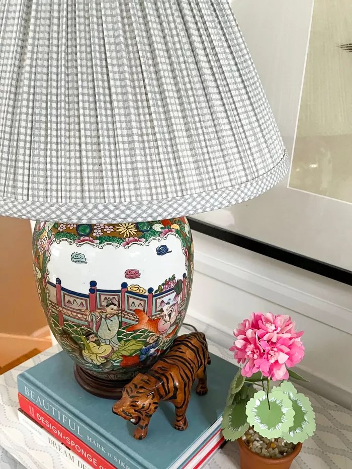 8-coisas-que-voce-pode-e-deve-comprar-de-segunda-mao-casa.com-the-spruce-1-capitovintagecharm-instagram