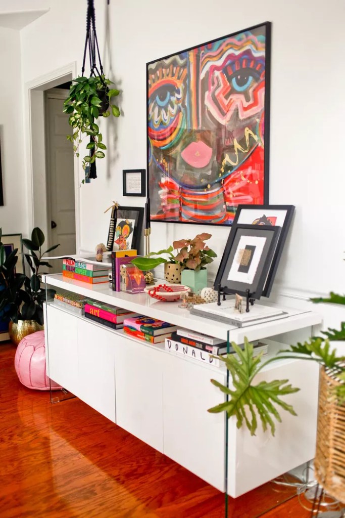 8-coisas-que-voce-pode-e-deve-comprar-de-segunda-mao-casa.com-the-spruce-5-laquita-tate