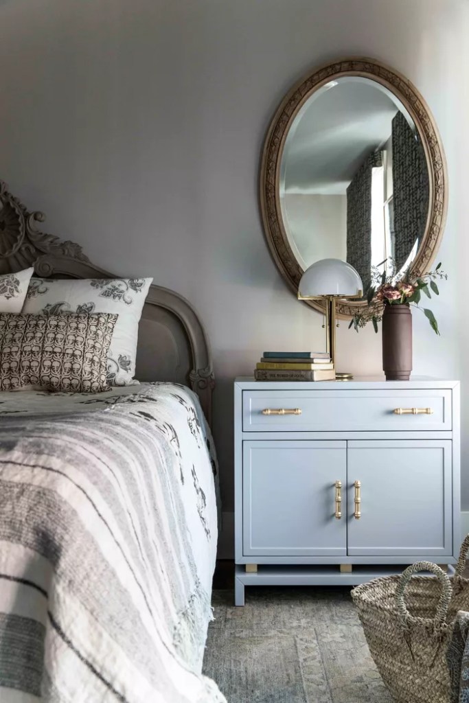 8-coisas-que-voce-pode-e-deve-comprar-de-segunda-mao-casa.com-the-spruce-8-tyler-karu