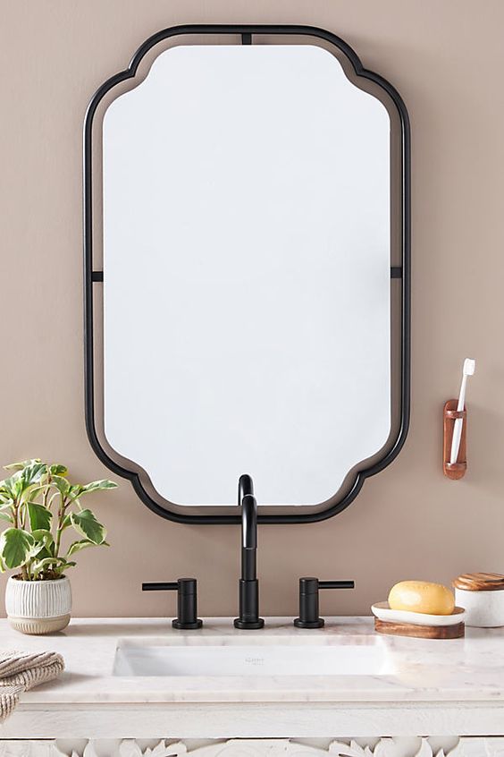 Banheiro com espelho