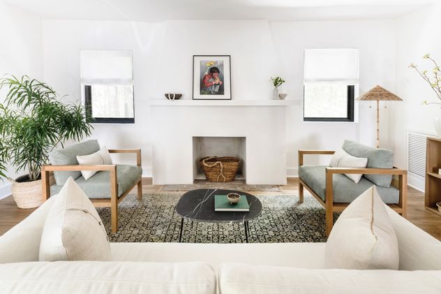 sala-de-estar-branca <span style="font-weight: 400">2022 deve ser cheio de tons suaves de terra. A escolha se correlaciona com onde estamos como sociedade. As pessoas precisam de espaços de cura que sejam restauradores e calmantes.</span>