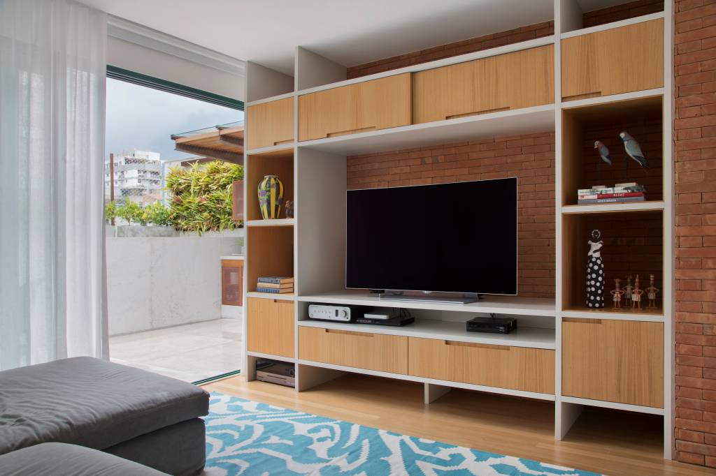 9-cobertura-de-250-m-2-leve-e-minimalista-é-nova-morada-para-família Área social de décor leve e minimalista