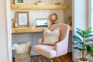 Como-criar-um-home-office-em-locais-pequenos-poltrona-rosa