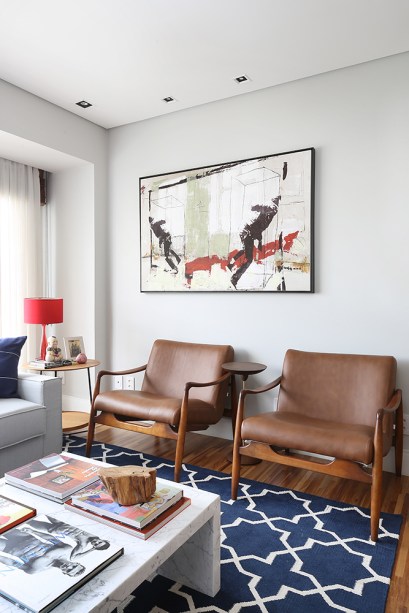 Triplex de 102 m² tem três andares reformados no estilo contemporâneo
