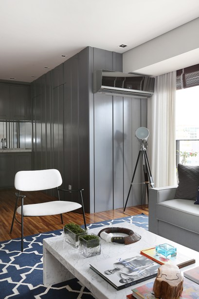 Triplex de 102 m² tem três andares reformados no estilo contemporâneo