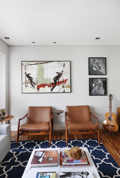 Triplex de 102 m² tem três andares reformados no estilo contemporâneo