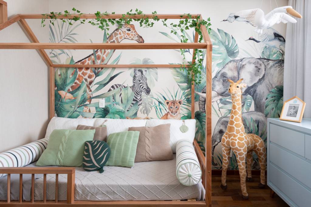 Quarto infantil com tema de floresta