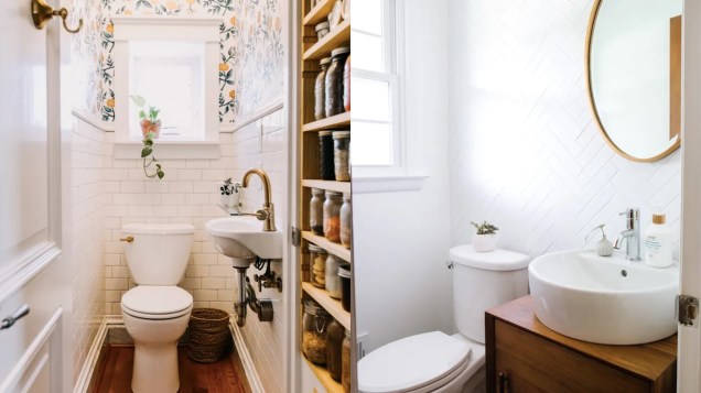 Um papel de parede floral alegre ilumina um banheiro pequeno com estilo. / Use espelhos grandes para criar a ilusão de um espaço maior.