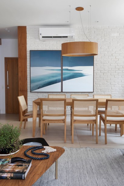 Apê de 150 m² recebe estilo contemporâneo chic e toques praianos