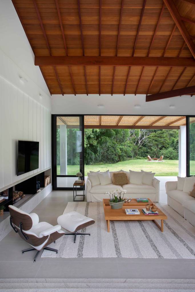 casa-480-m-sauna-lareira-ar-livre-brise-arquitetura-foto-denilson-machado-mca-08