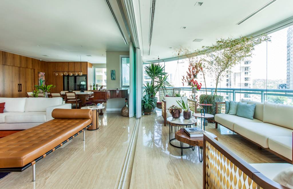 decoracao-ape-350m-inspirada-vinhos-korman-arquitetos-foto-Eduardo-Pozella-sala-varanda-integrada