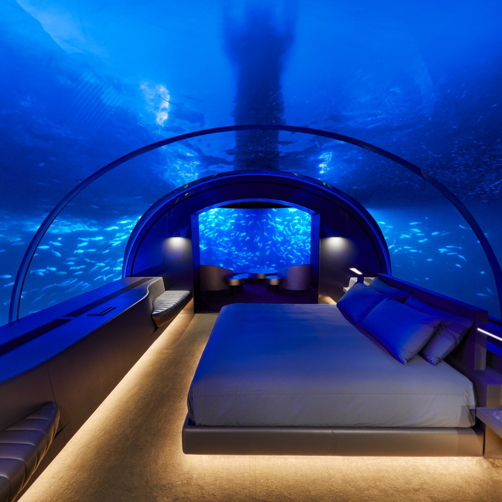 Hotel submarina nas Maldivas.