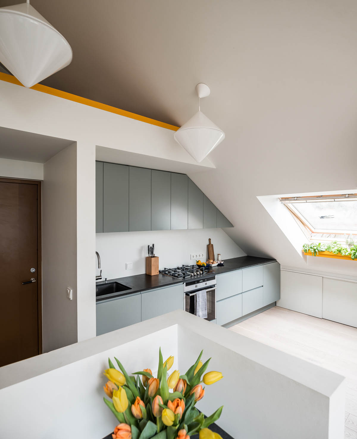 Cozinha de uma parede: conheça o modelo e veja inspirações