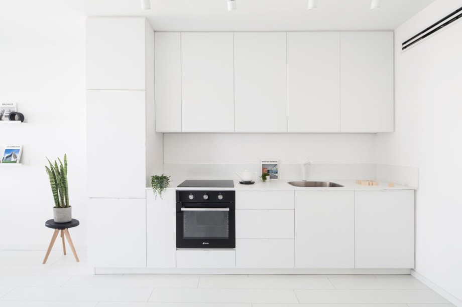 Cozinha de uma parede: conheça o modelo e veja inspirações