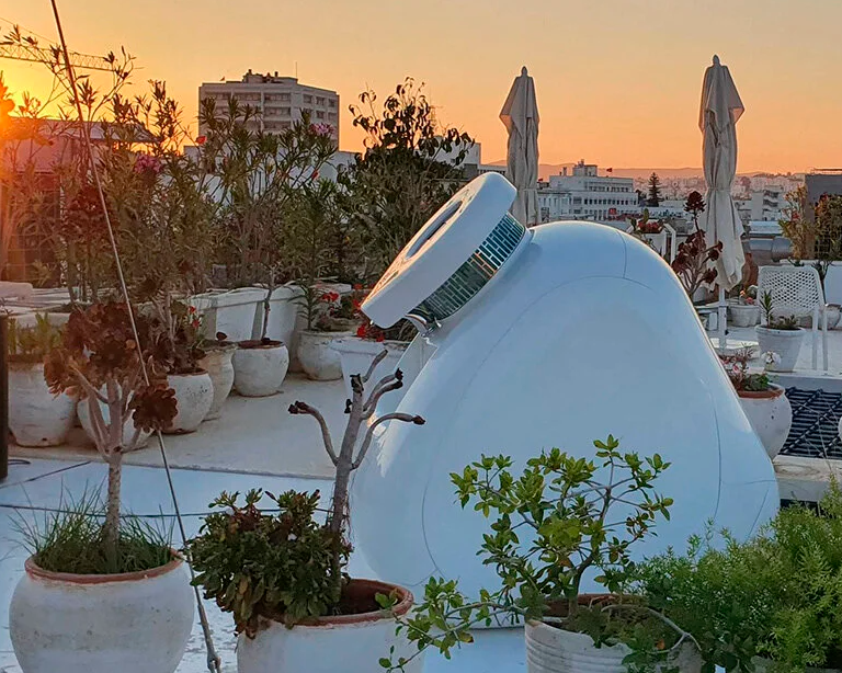 maquina-sol-agua Máquina que produz água a partir de energia solar.