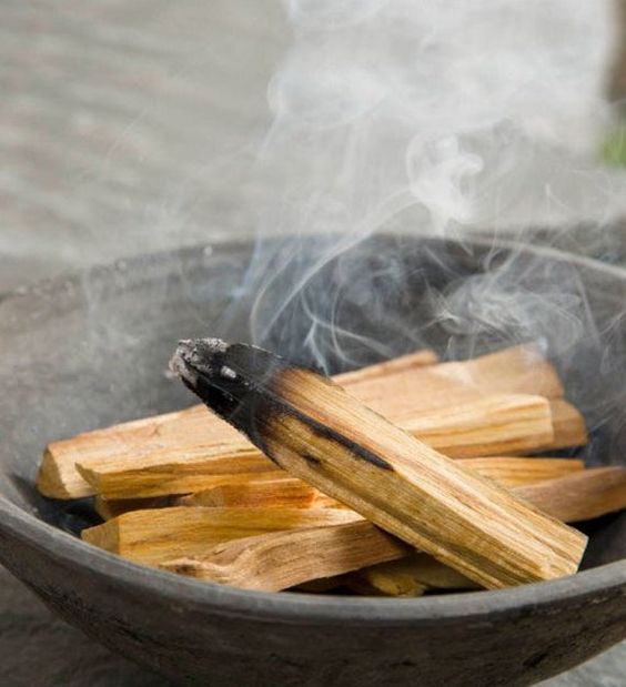 Incenso de Palo Santo.