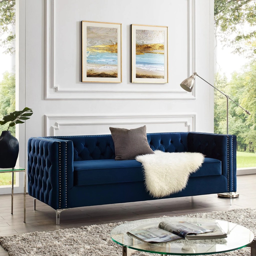 2-10-estilos-de-sofas-classicos-para-conhecer Sofá Giovanni