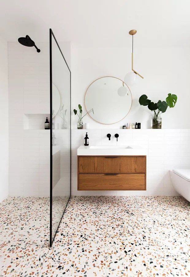 Banheiro com piso de granilite