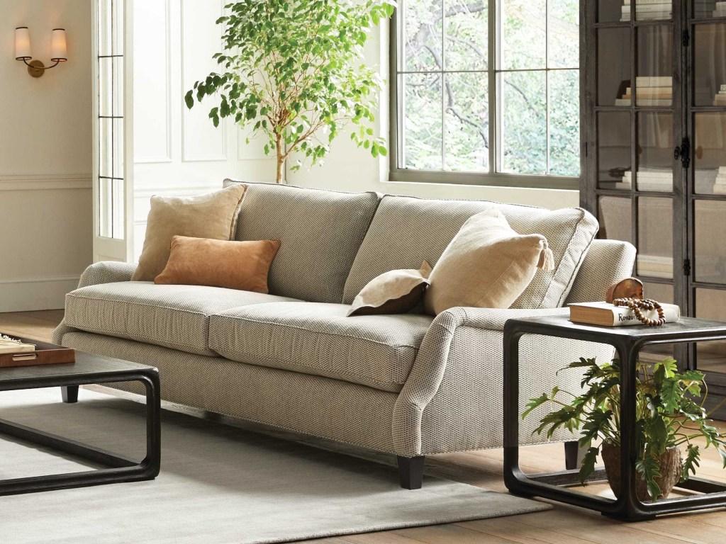 5-10-estilos-de-sofas-classicos-para-conhecer Sofá Paxton