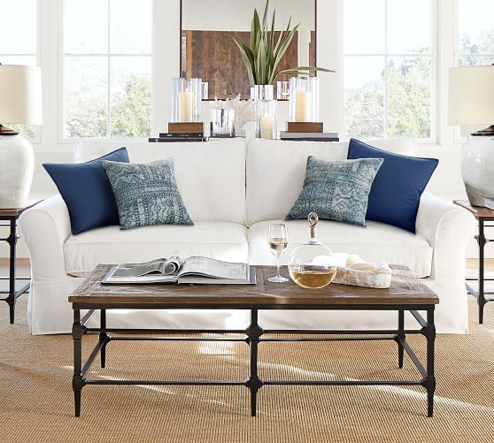 8-10-estilos-de-sofas-classicos-para-conhecer Sofá com braço de rolo