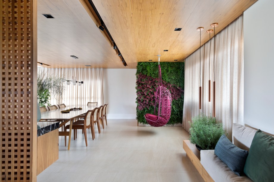 Apê de 210 m² incorpora elementos da cultura árabe na decoração