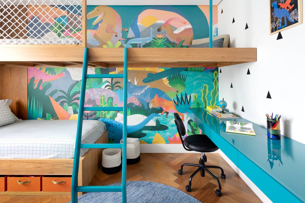 Quarto infantil com parede pintada