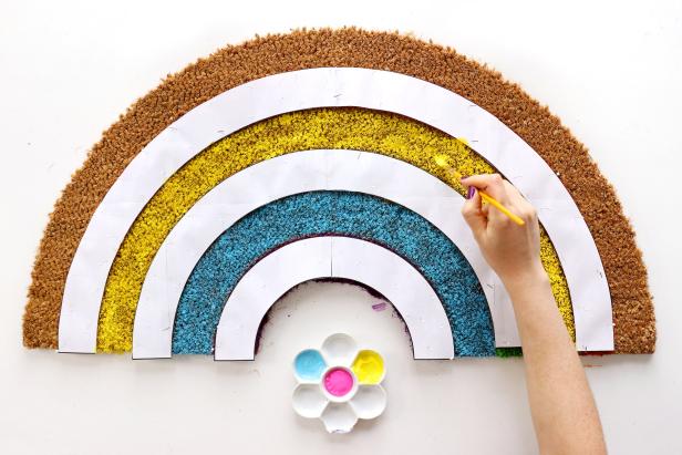 DIY: um tapete de arco-íris para dar boas vindas com alegria
