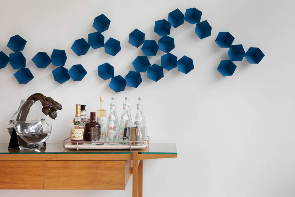 Home bar com arte azul